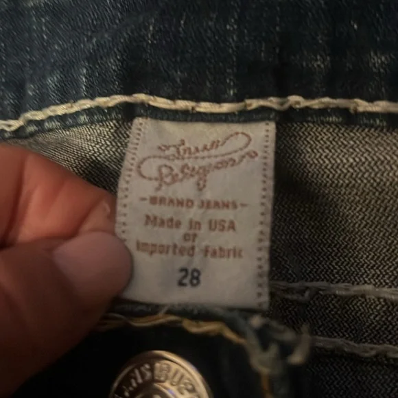 True Religion 
Joey Super T
Size 28
Medium wash
Light distressing - Picture 4 of 7